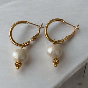 Elegant Gold Tone and Genuine Pearl Hoop Earrings
